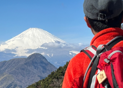 Traverse outer rim of Hakone caldera hiking tour