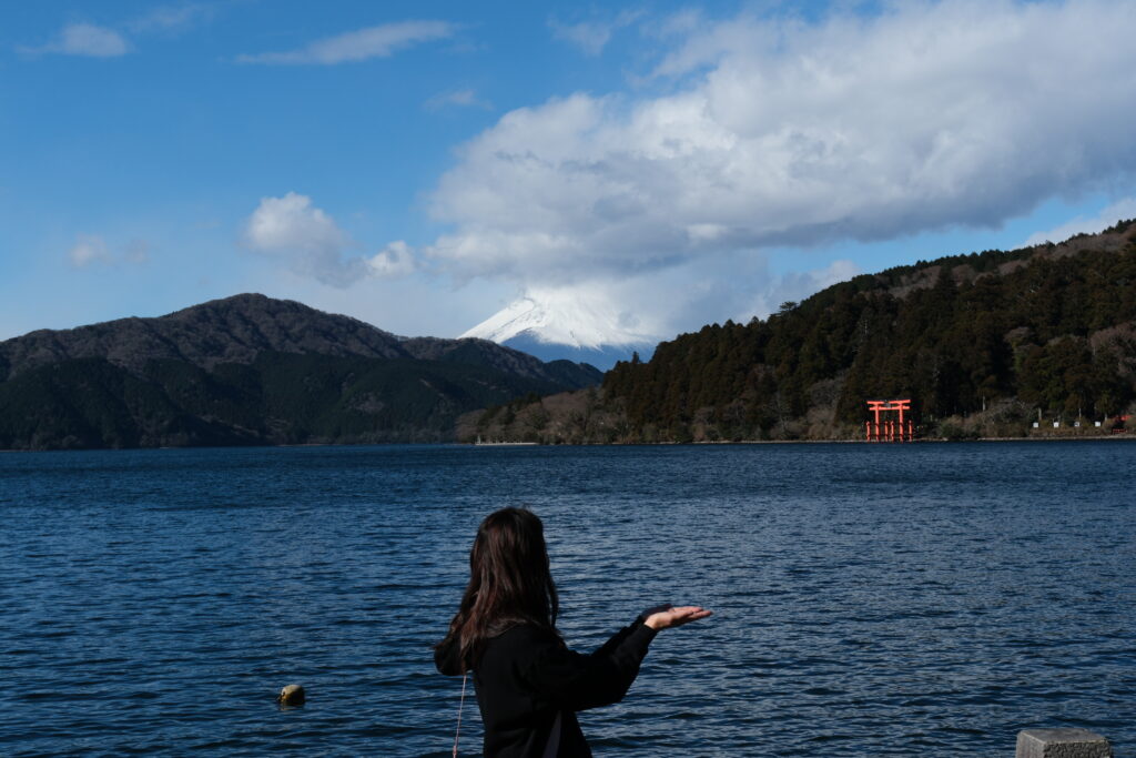 Lake Ashi, Hakone Shrine torii gate and Mount Fuji in clear weather